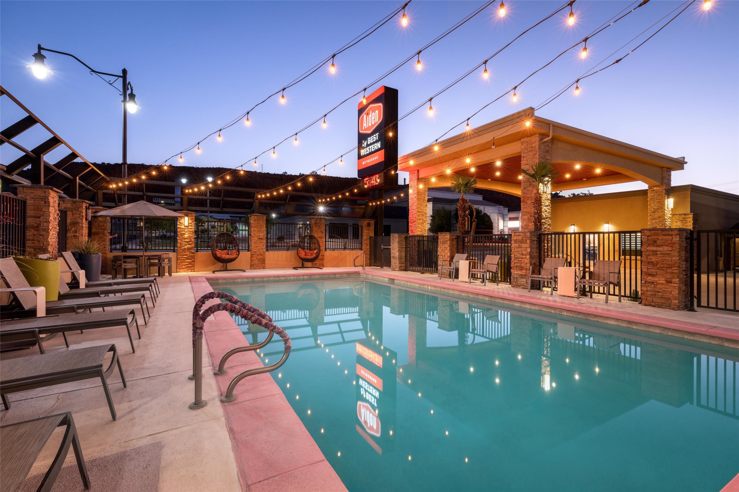 Aiden by Best Western St. George - סנט ג'ורג' - בריכה