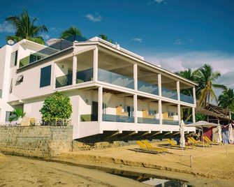 Etoile Blanche - Isla Nosy Be - Edificio