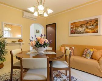 Giardino dei Limoni - Toscolano Maderno - Comedor