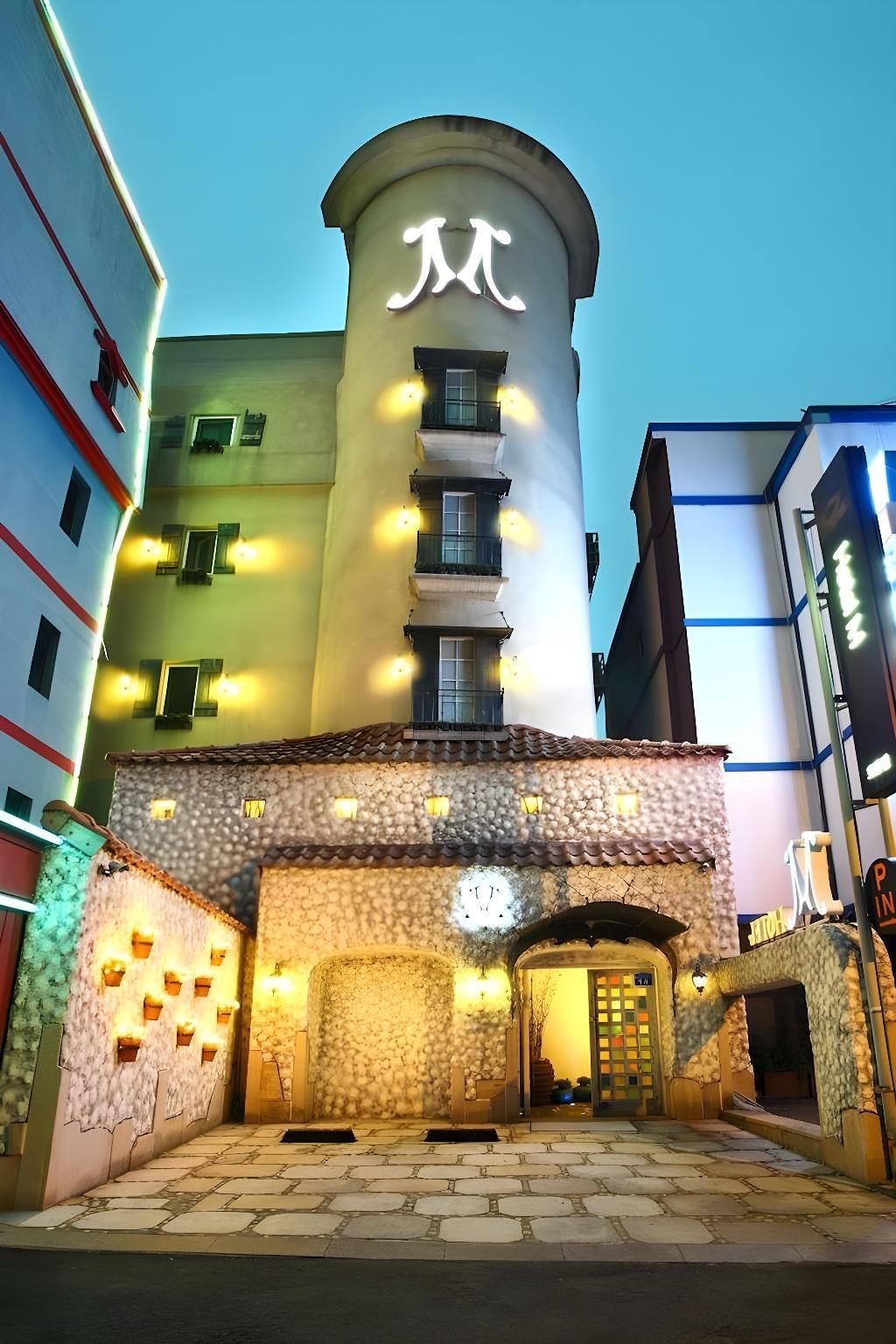 Sinchon Gaon Hostel
