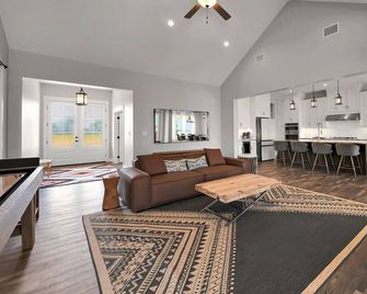 New Luxury Texas Farmhouse - Bellmead - Huiskamer