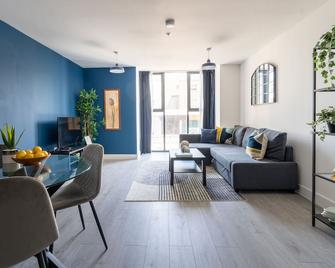 Hemel Apartments- Indigo Dreams - Hemel Hempstead - Living room
