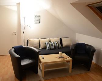 Ferienwohnung am Seeufer - Waren - Obývací pokoj