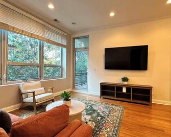 Private Balcony 1 Garage Parking Sleeps 6 - Chicago - Sala de estar