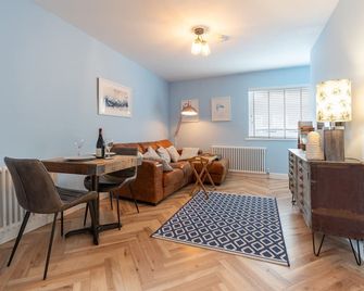 Castle Mews - Beaumaris - Living room