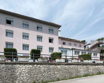 Hotel Del Lago Piediluco Active & Spa - Piediluco - Building
