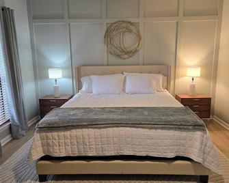 Modern, Luxurious 3-bedroom house in the heart of Newport - Newport - Bedroom