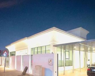 Nas Villa 25 Luxurious Dorm - Dubai - Gebäude