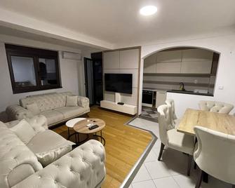 I&I Prestige Apartments - Kragujevac - Wohnzimmer