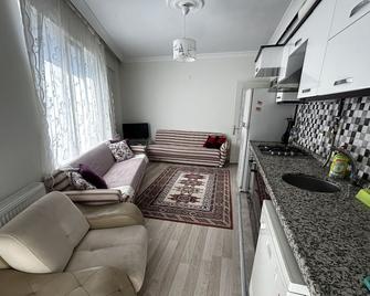 Enjoyable and Central Suit - Çanakkale - Living room