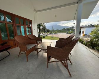 Chan Chun Home - Ban Huai Yang - Patio