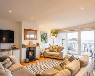 The Glass House - Aberdyfi - Вітальня