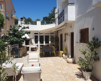 Beautifull Hvar villa with Spa and Pool - Hvar - Patio