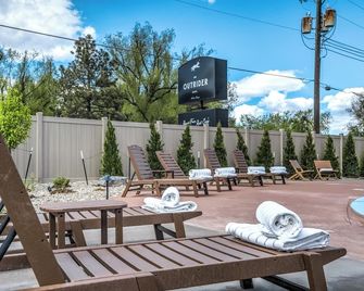The Outrider Hotel - Manitou Springs - Patio