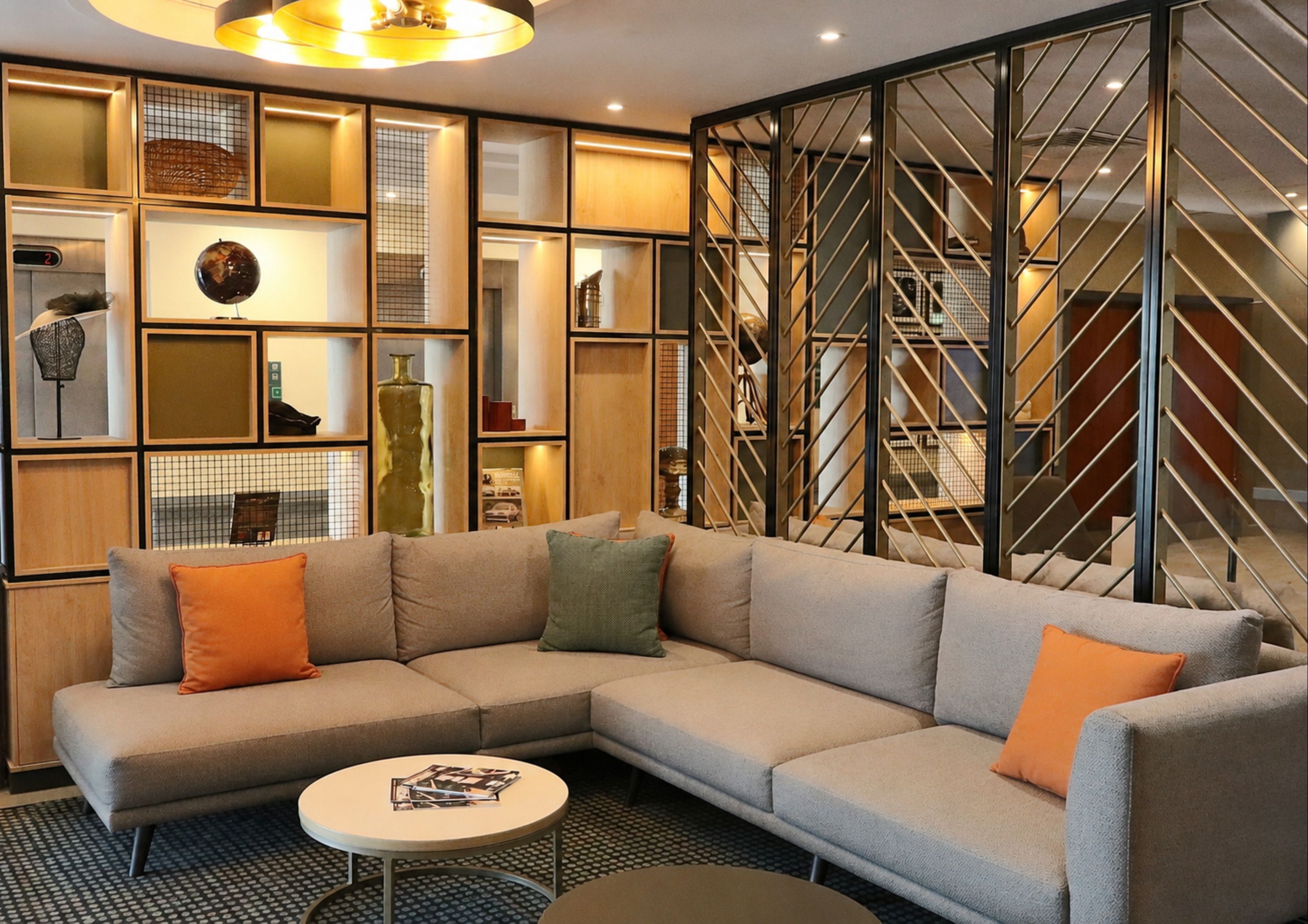 Holiday Inn London Luton North by IHG - לאטון - טרקלין
