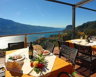 Hotel Pineta Campi - Tremosine - Balcony