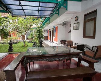 RedDoorz Near Brawijaya University - Malang - Patio