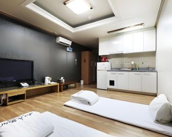 Jeongseon Ace Family Hotel - Gohan-eup - Camera da letto