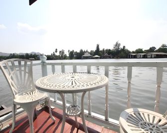 Nita Raft House - Kanchanaburi - Balkon