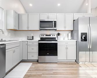 Essential Escape - Radcliff - Cocina