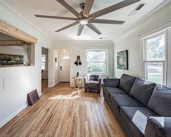 Artistic haven near ISU | Eclectic vibes - Pocatello - Living room