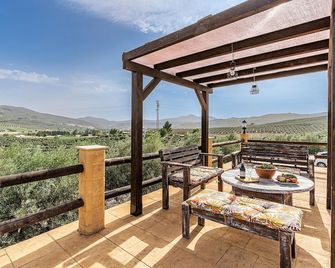 Awesome Home In Montefrío - Montefrío - Balcón