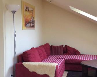 Cozy attic apartment - Bad Bramstedt - Wohnzimmer