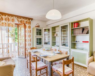 Casa Arno 500m from beach - Happy Rentals - Massa - Dining room