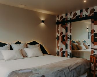 Le Central Hôtel-Bar - Oloron-Sainte-Marie - Slaapkamer