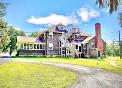 Astonishing Airy Mountain Top Retreat - Waynesboro - Bygning