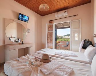 Canal D' Amour by Estia - Sidari - Dormitor