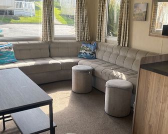 Newquay Bay - 3-Bed Caravan - Sleeps 6 - Newquay - Pokój dzienny