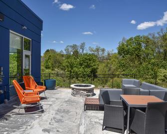 Hampton Inn by Hilton Richwood Cincinnati South - Walton - Patio