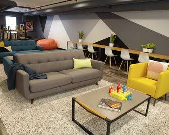 Stay Classy - סן דייגו - סלון