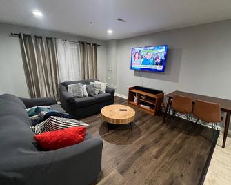 Montpelier Spot In Laurel Md - Laurel - Living room