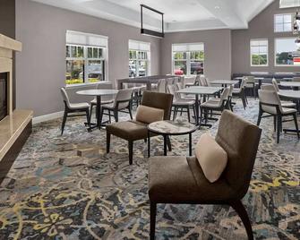 Tampa Bay Comfort: Spacious Suites with Free Hot Breakfast | 2 Units - Oldsmar - Restaurant