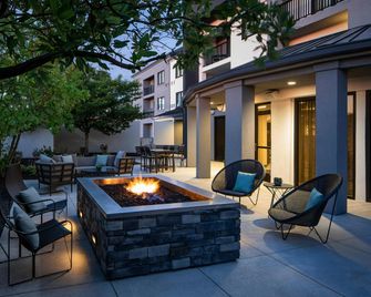 Courtyard by Marriott Cincinnati Airport South/Florence - פלורנס - פטיו