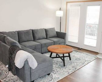 Main Street Sun Prairie Wi - 2 Bedroom - Sun Prairie - Obývací pokoj