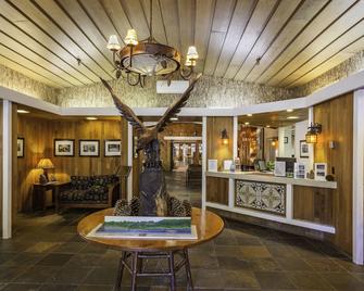 Big Sur Lodge - Big Sur - Lobby