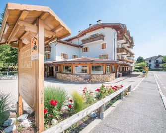 Hotel Al Pian - Vattaro - Building