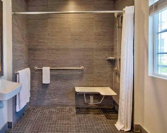 1 King Bed | Non-Smoking, Micfridge - Rosemead