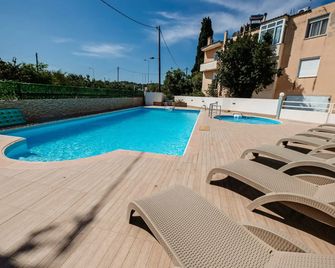 Marialena Hotel - Potos - Pool