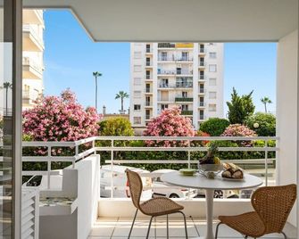 Sunlight Properties - La Plage - Juan Les Pins - 100m from the beach - Antibes - Balcony