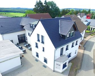 Fast Lane Hotel - Barweiler - Edificio