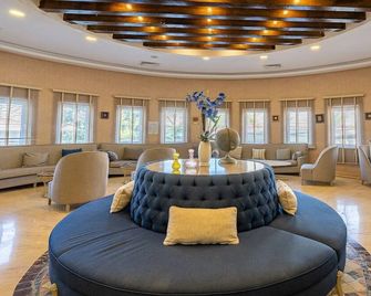 Golden Beach Resort & Spa - טורגוטריס - טרקלין