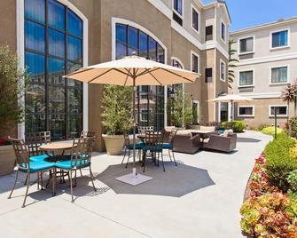 Pool & Hot Tub. 30min from Disney! - Lake Forest - Patio