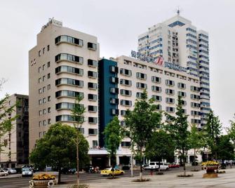 Jinjiang Inn Select Wuhan Chu Hehan Street Shuiguohu - Wuhan - Building
