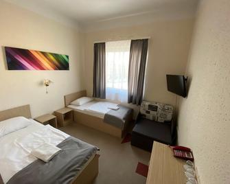 Free Parking, Free Breakfast, Only 15 Min Downtown - Budapest - Makuuhuone