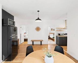 3br-Modern, Spacious & Stylish Apt Near To Dwtn - Providence - Dining room