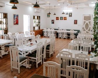 Hotel Kumkum Palace - Kishangarh - Restaurante
